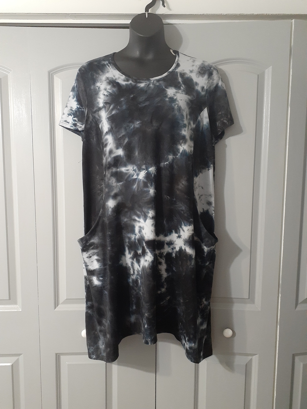 Trendyland Black & White Tie-Dye Pocket Tee Dress